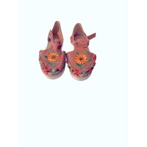 Handmade embroidered leather Mexican Artisanal huaraches size 7